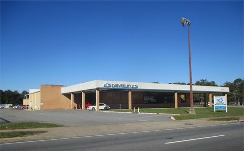 Photo of 1001 Slappey Blvd S Blvd, Albany, GA 31701 (MLS # 163910)