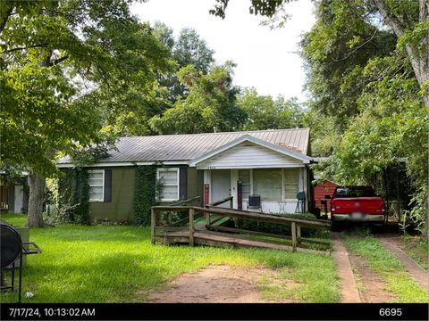 Photo of 1916 W Broad Avenue, Albany, GA 31707 (MLS # 167638)