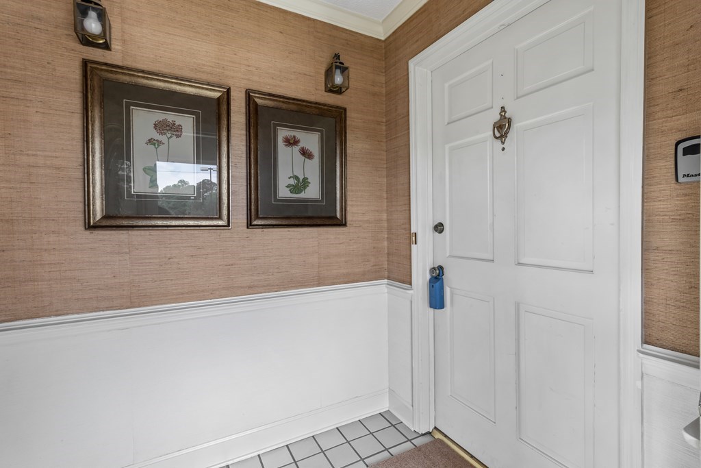 2304-B Tuxedo Lane