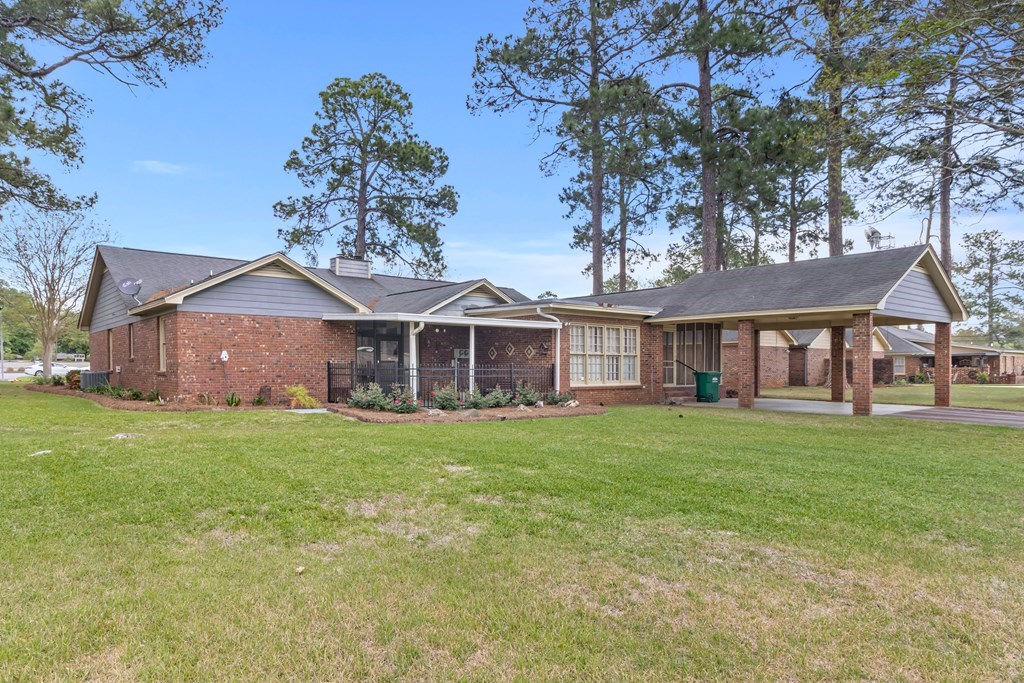 2304-B Tuxedo Lane