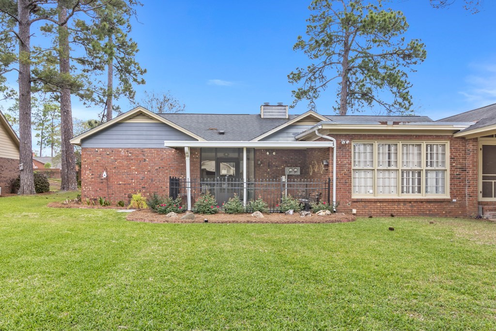 2304-B Tuxedo Lane