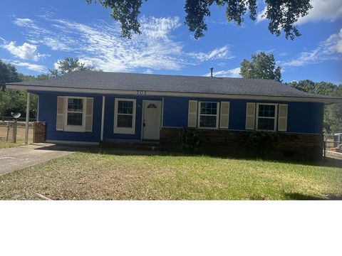 Photo of 703 Goodall Avenue, Albany, GA 31705 (MLS # 168913)