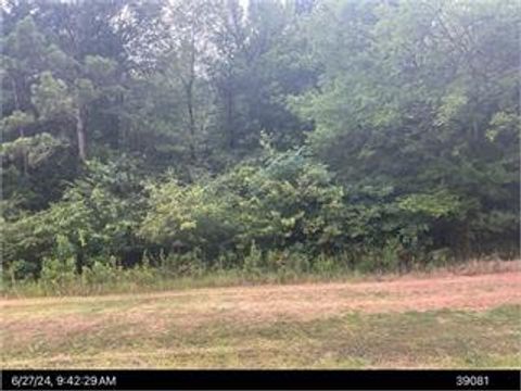 Photo of 305 Hidden Lakes Drive, Albany, GA 31721 (MLS # 167674)