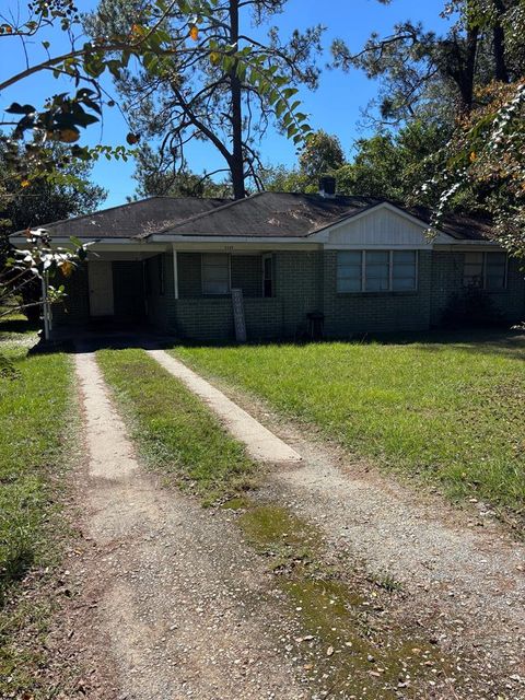 Photo of 2529 Cherokee Drive, Albany, GA 31705 (MLS # 166948)