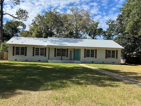 Photo of 1728 Lynwood Lane, Albany, GA 31707 (MLS # 166910)