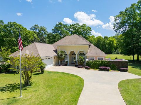 Photo of 4412 La Costa Drive, Albany, GA 31721 (MLS # 164714)