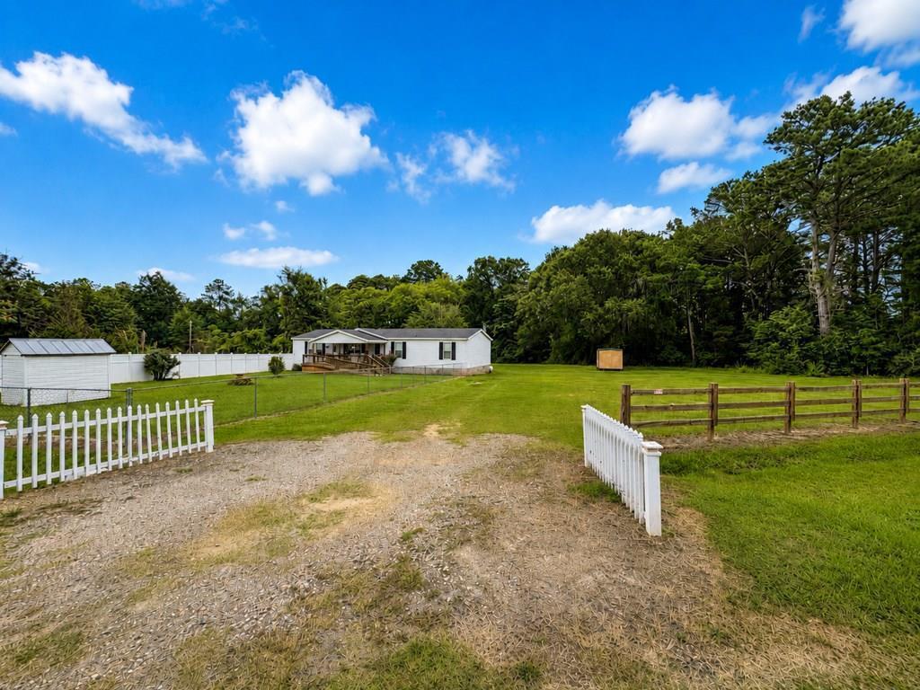 6111 Ruben Ln
