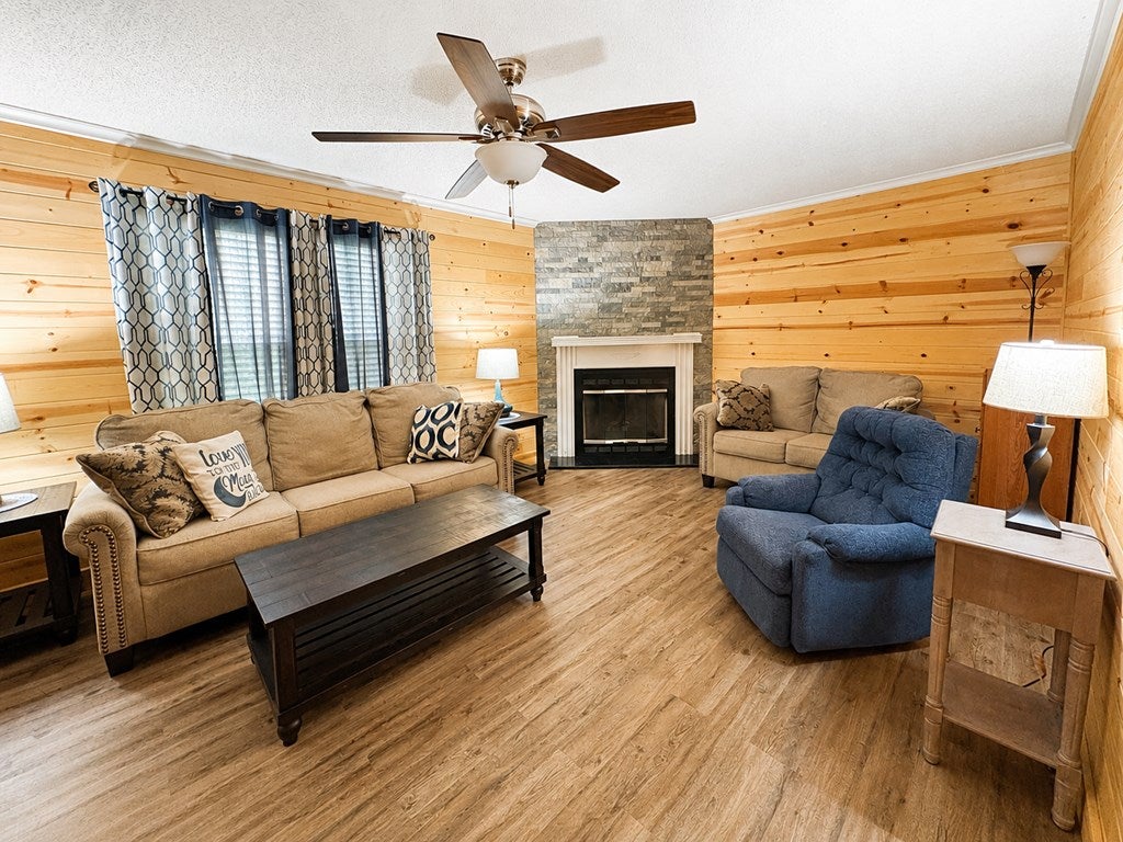 6111 Ruben Ln