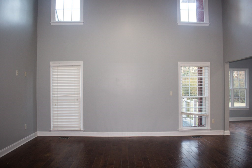 112 Nunnally Way