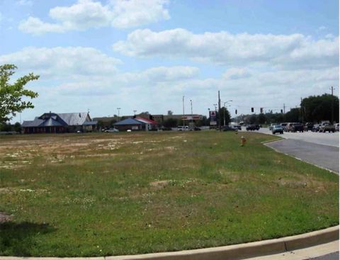 Photo of 2828 Nottingham Way, Albany, GA 31707 (MLS # 160907)