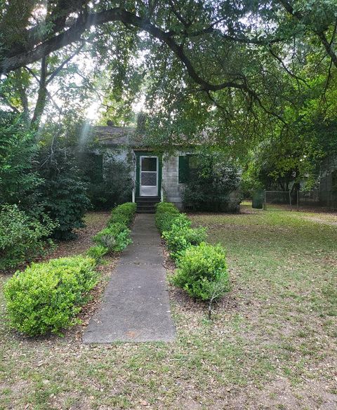 Photo of 205 Collins Street, Albany, GA 31705 (MLS # 166782)