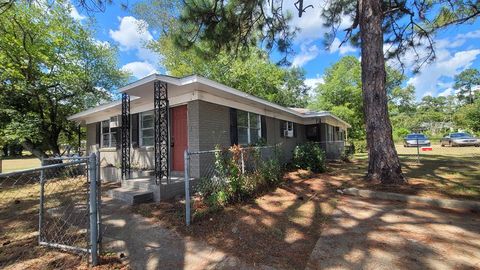 Photo of 1157 Gillionville Road, Albany, GA 31701 (MLS # 162018)
