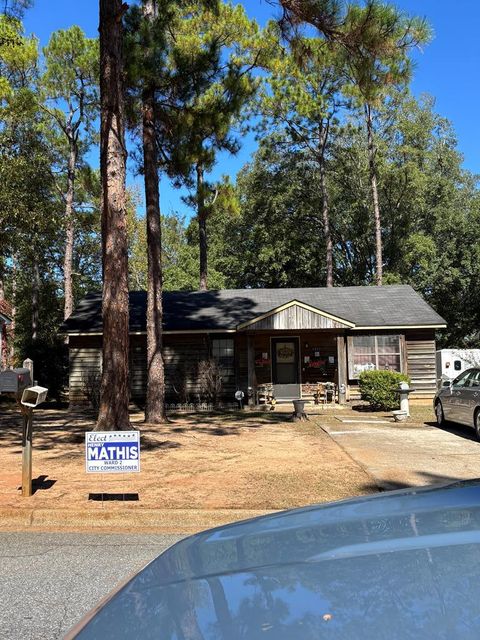 Photo of 1407 Cromartie Beach Drive, Albany, GA 31705 (MLS # 166951)