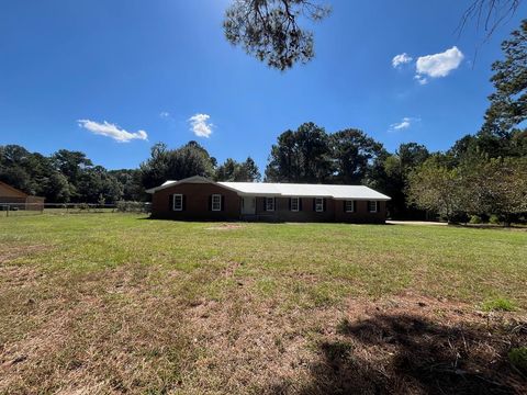 Photo of 422 Dunbar Lane, Albany, GA 31701 (MLS # 167143)