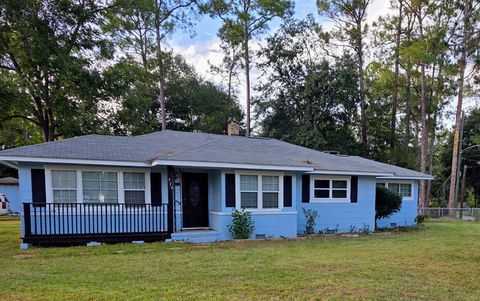 Photo of 939 Crawford Dr, Albany, GA 31705 (MLS # 166831)