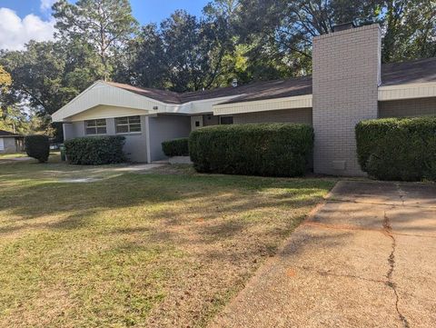 Photo of 1913 Forest Glen Drive, Albany, GA 31707 (MLS # 163822)
