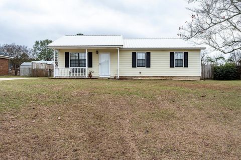 Photo of 139 Seminole Ave, Leesburg, GA 31763 (MLS # 167214)