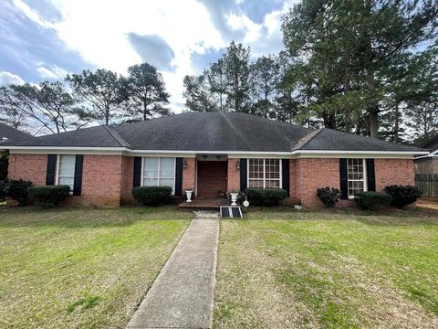 Photo of 3820 Dominion Court, Albany, GA 31721 (MLS # 168714)