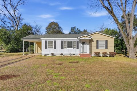 Photo of 205 N Ingleside Drive, Albany, GA 31707 (MLS # 167455)