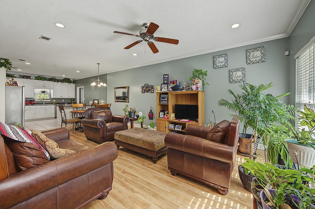 1911 Sussex Court
