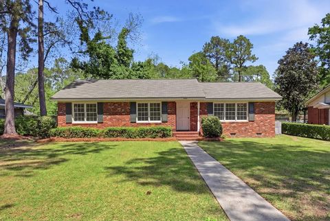 Photo of 2321 Pembroke Drive, Albany, GA 31707 (MLS # 168906)