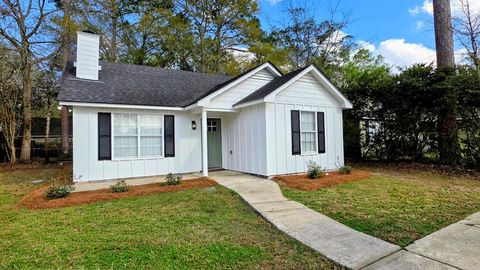Photo of 2523 Schley Avenue, Albany, GA 31707 (MLS # 168753)