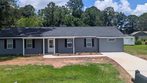 Photo of 611 Bison Ln, Albany, GA 31721 (MLS # 165036)