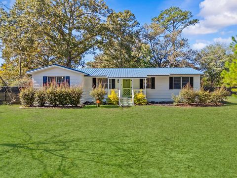 Photo of 111 Thomas Street, Leesburg, GA 31763 (MLS # 167002)