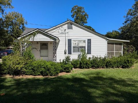 Photo of 87 Newton St, Camilla, GA 31730 (MLS # 163952)