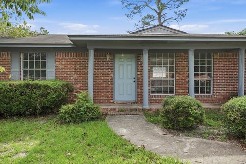 Photo of 408 Pine Glen Dr, Albany, GA 31707 (MLS # 169240)
