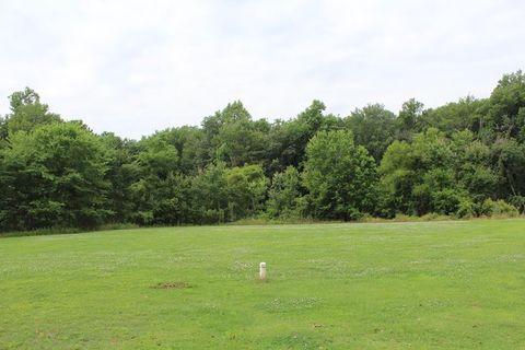 Photo of 405 Blue Heron Court, Albany, GA 31721 (MLS # 165365)