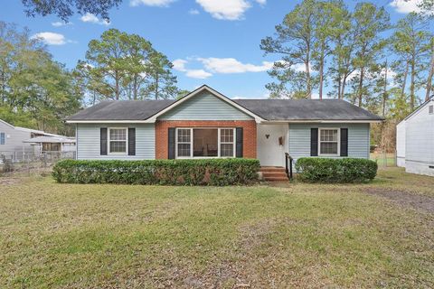 Photo of 807 Tenth Ave, Albany, GA 31701 (MLS # 167365)
