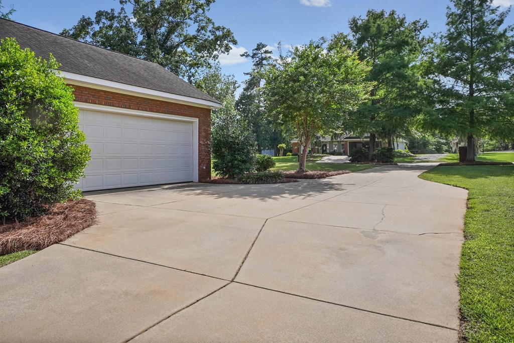 195 Willow Lake Drive
