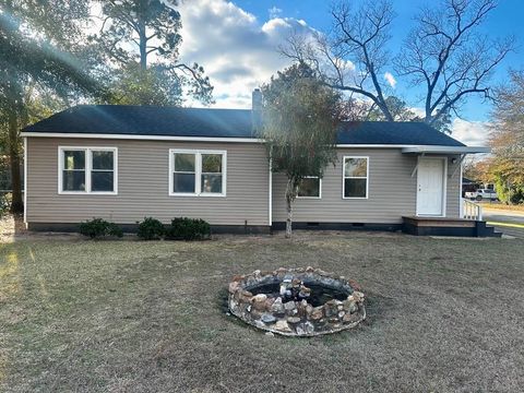 Photo of 401 Valencia Dr, Albany, GA 31707 (MLS # 167508)