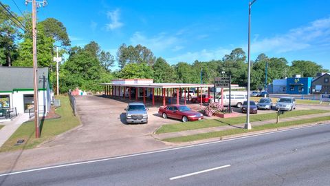 Photo of 1803 N Slappey Blvd, Albany, GA 31701 (MLS # 161687)