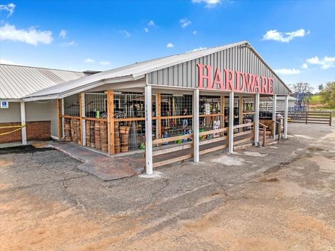 Photo of 1600 E Oglethorpe Blvd, Albany, GA 31705 (MLS # 164519)