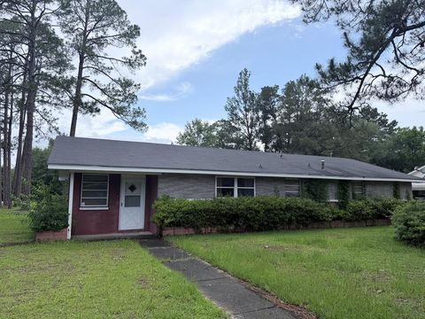 Photo of 1201 Sharon Avenue, Albany, GA 31707 (MLS # 169229)