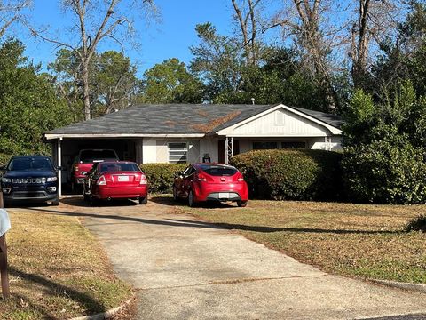Photo of 1703 W Oglethorpe Ave, Albany, GA 31707 (MLS # 164109)
