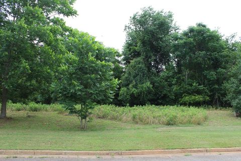 Photo of 230 Wentworth Ln, Albany, GA 31721 (MLS # 165437)