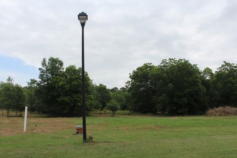 Photo of 204 Wentworth Ln, Albany, GA 31721 (MLS # 165386)