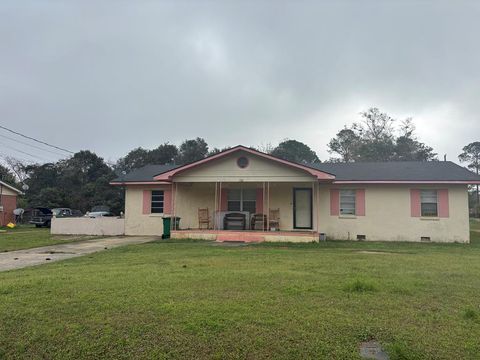 Photo of 1112 NE Augusta Street, Dawson, GA 39842 (MLS # 168729)