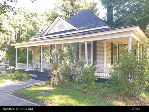 Photo of 611 Pine Ave, Albany, GA 31701 (MLS # 166594)