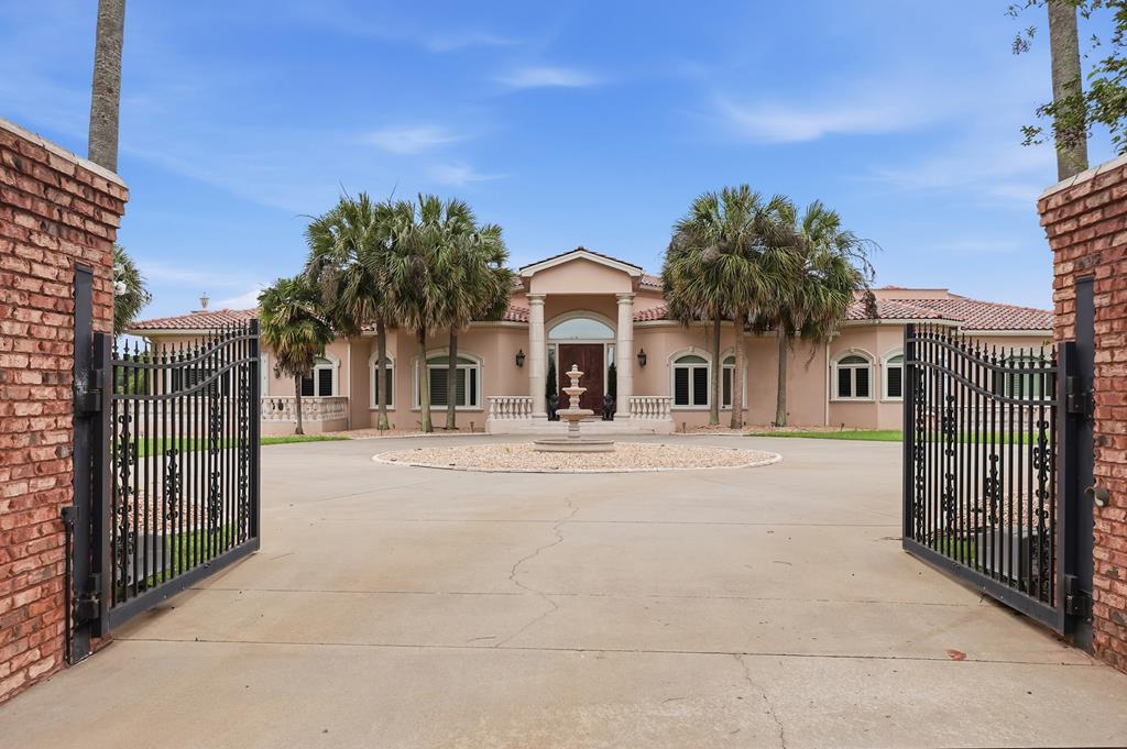 4600 La Costa Drive