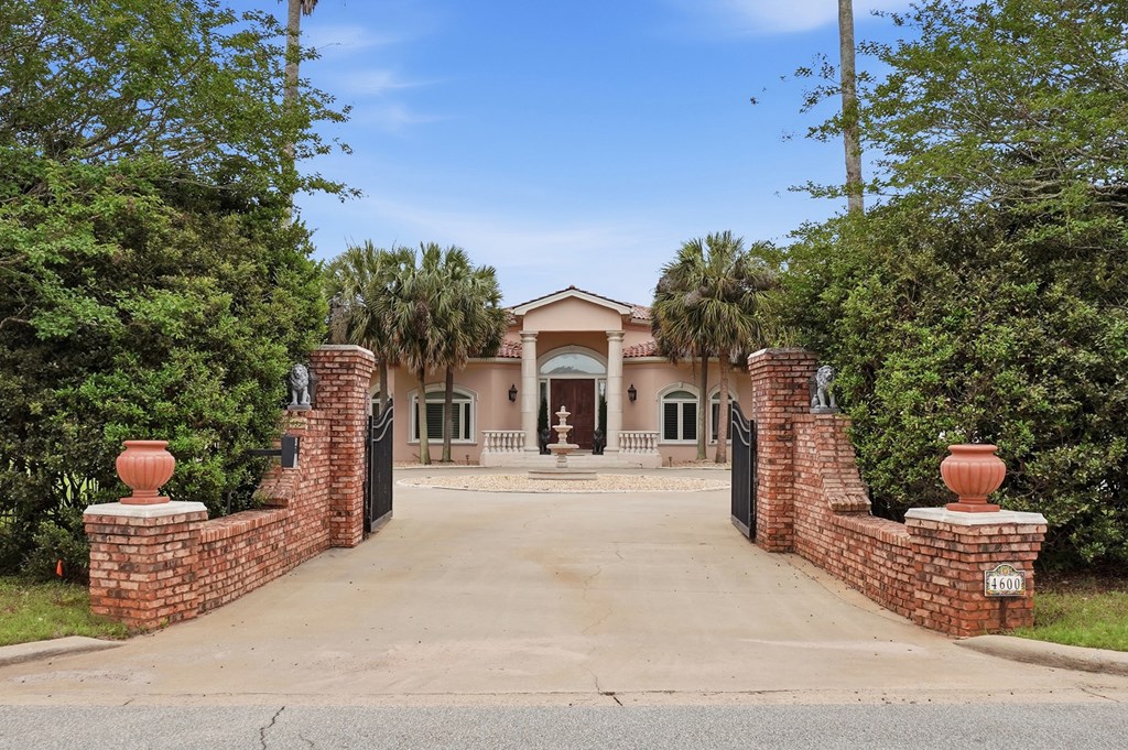 4600 La Costa Drive