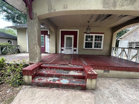 Photo of 804 Highland Avenue, Albany, GA 31701 (MLS # 165224)