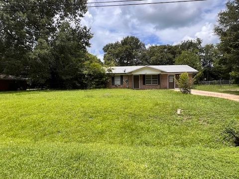 Photo of 4411 Nichols St, Albany, GA 31705 (MLS # 167014)