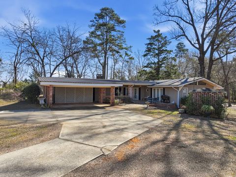 Photo of 4302 Old Dawson Road, Albany, GA 31721 (MLS # 167544)