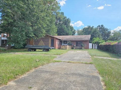 Photo of 614 Mercer Avenue W Ave, Albany, GA 31701 (MLS # 166797)