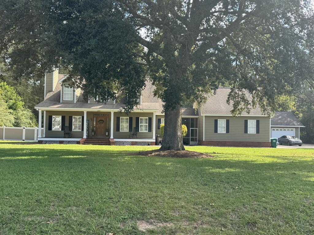 240 Highland Oaks Drive