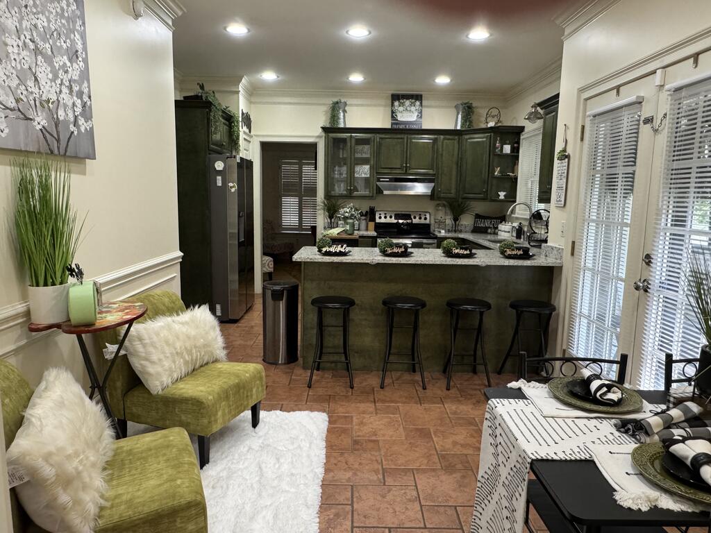 240 Highland Oaks Drive